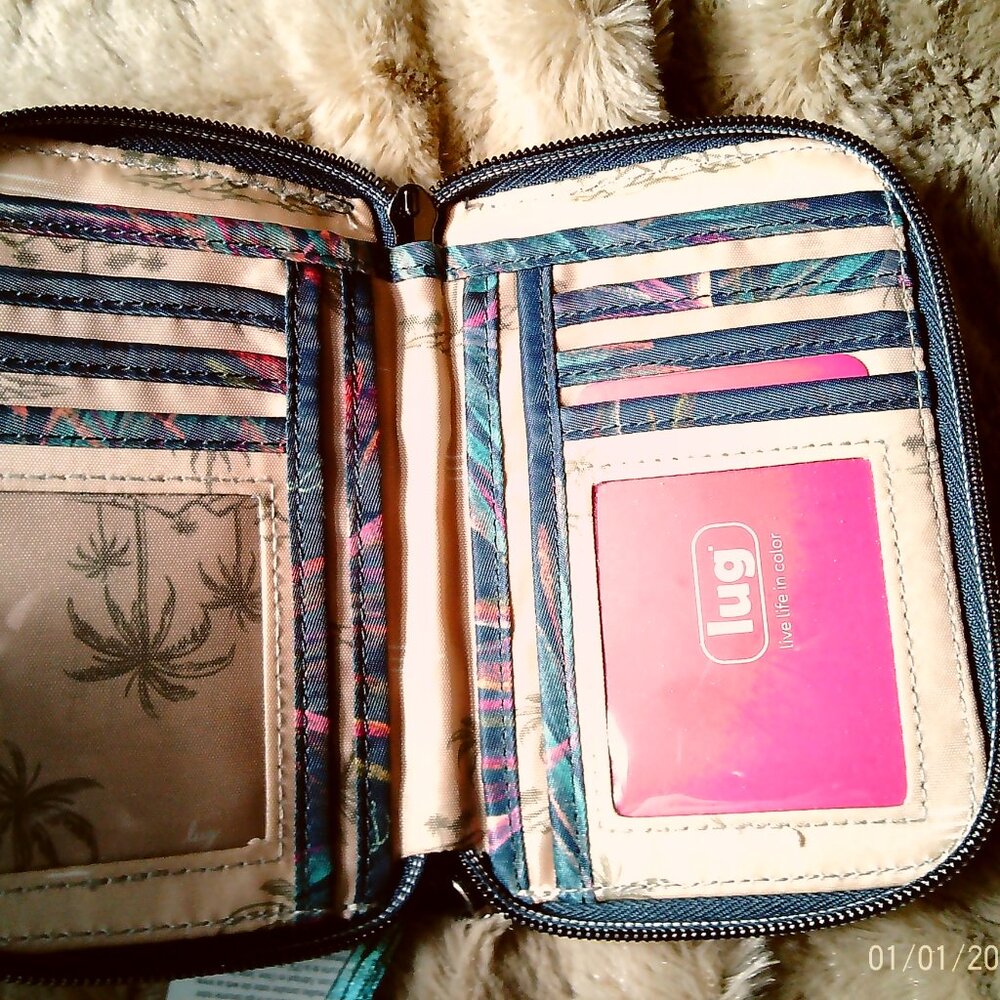 NWOT Lug Navigator Crossbody Bag in BEAUTIFUL Boho Floral Black & Rodeo Wallet - Picture 3 of 7